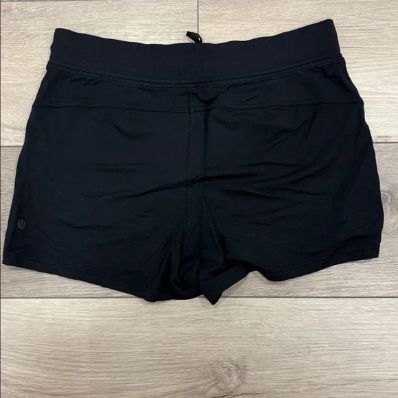 Lululemon Every Moment Short 3.5” - Picture 7 of 8